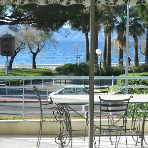 Levon 3* Cannes