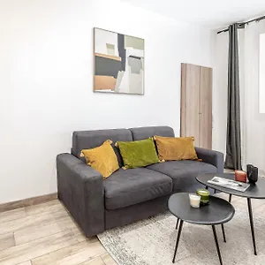 Imhost -cannes Centre Rue Hoche Palais - Croisette * Cannes