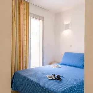 Livia Hotel 2*