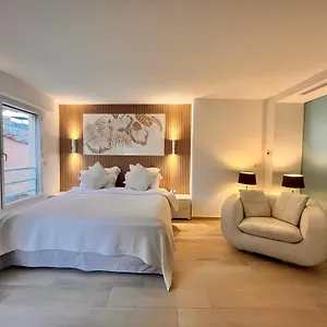 Traverse Des Artistes Hotel